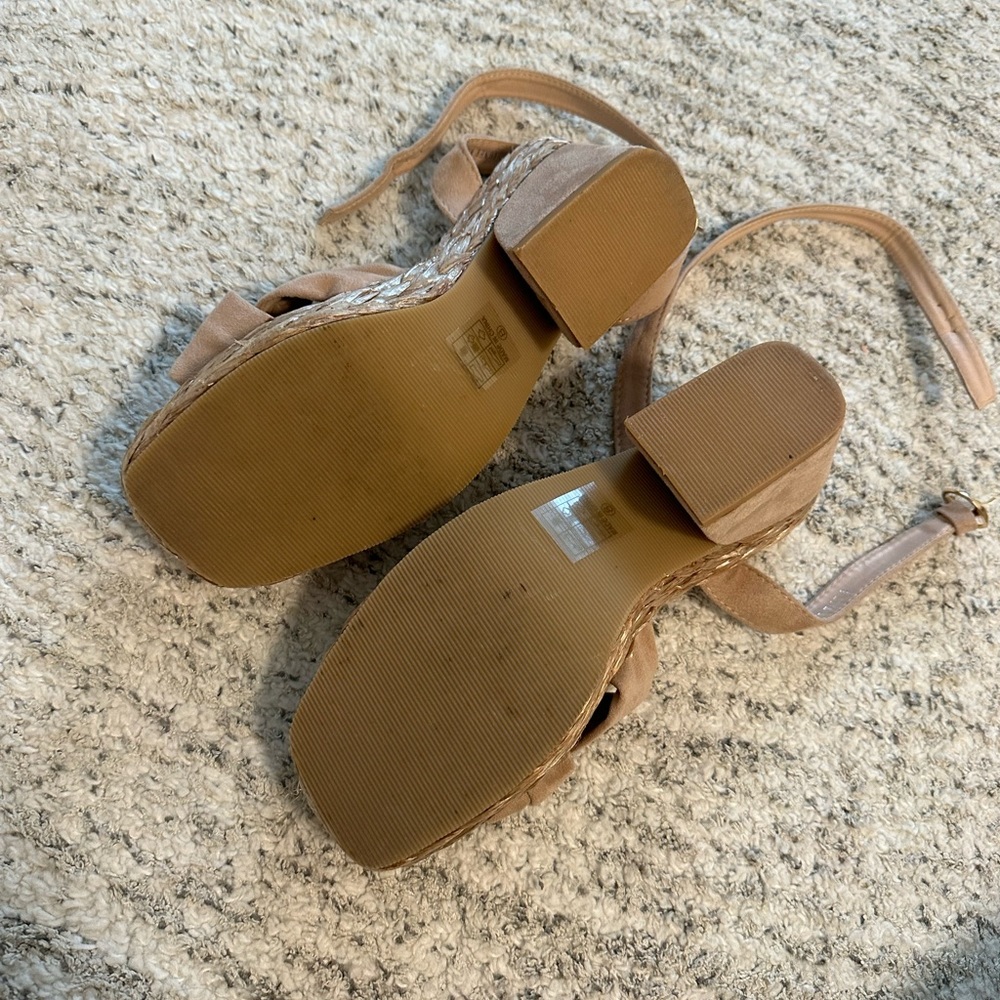 Chunky Block Heels 💕 - Picture 5 of 7
